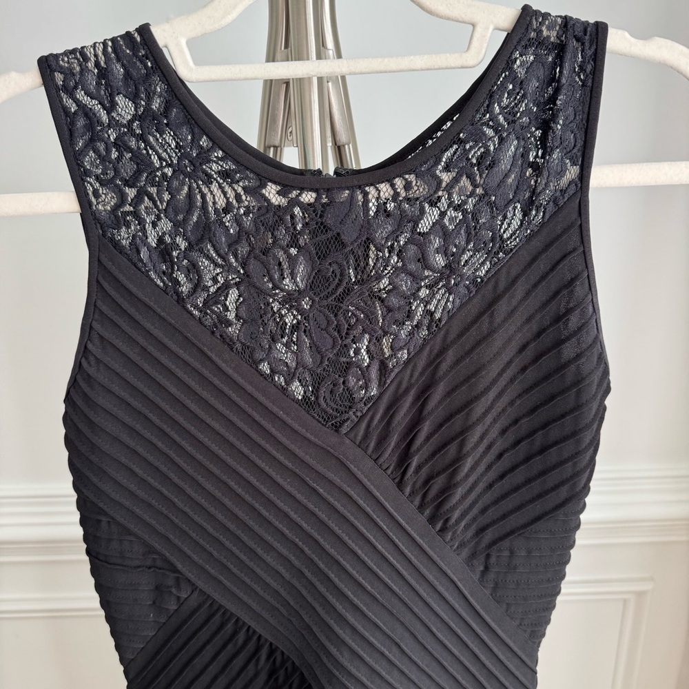 Calvin Klein Elegant Formal Black Lace Minimalist GraduationDress Size Small - Picture 2 of 7